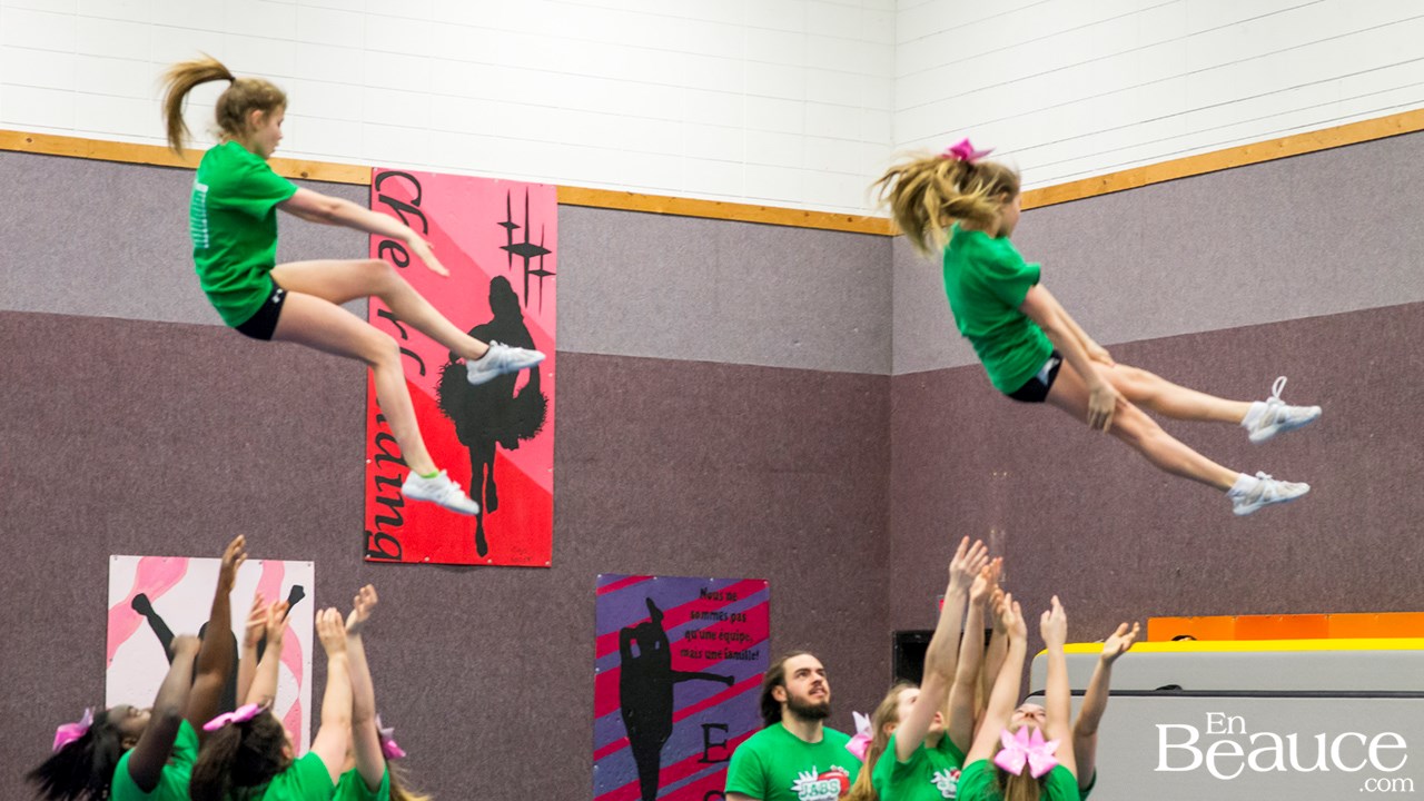 Les Jabs tenteront de se qualifier pour les championnats du monde de cheerleading