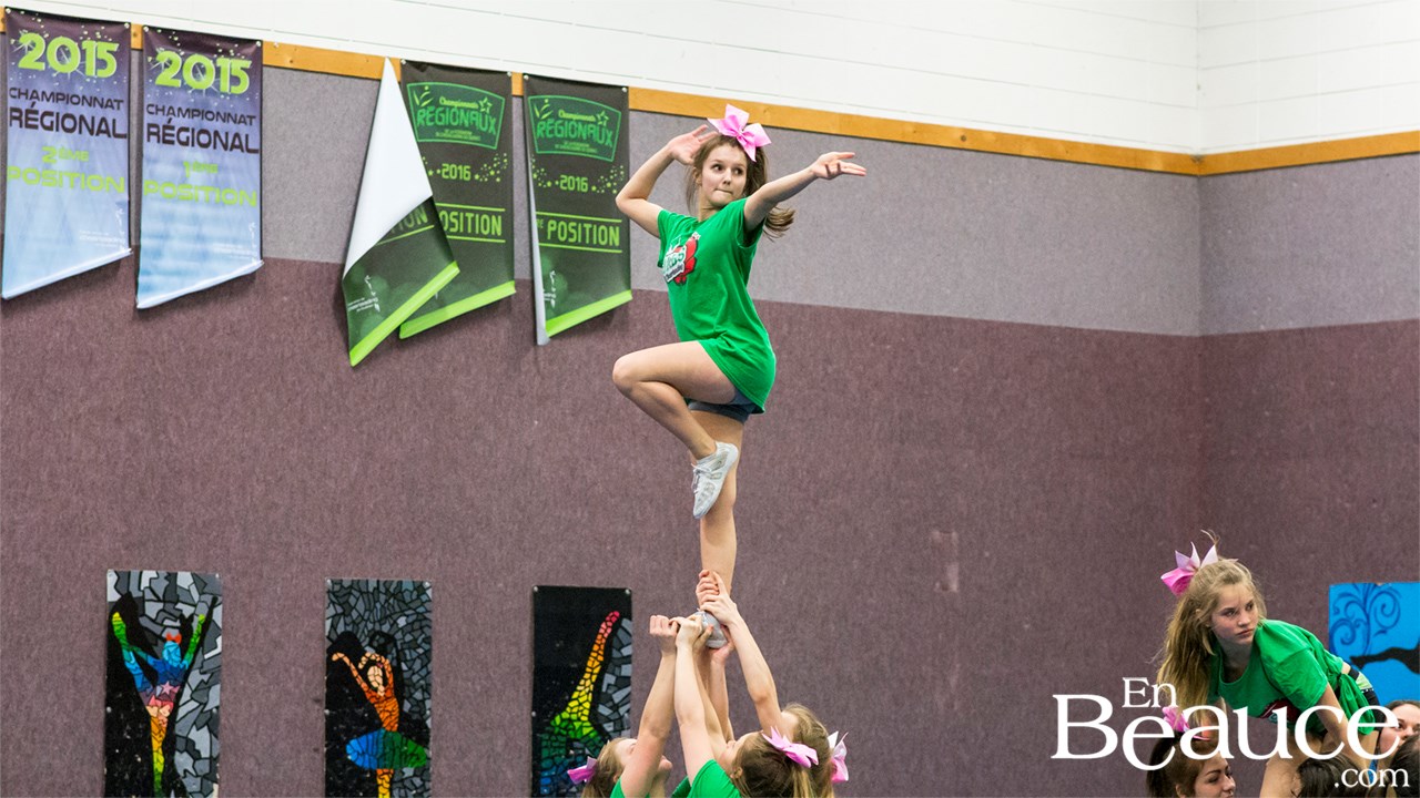 Les Jabs tenteront de se qualifier pour les championnats du monde de cheerleading
