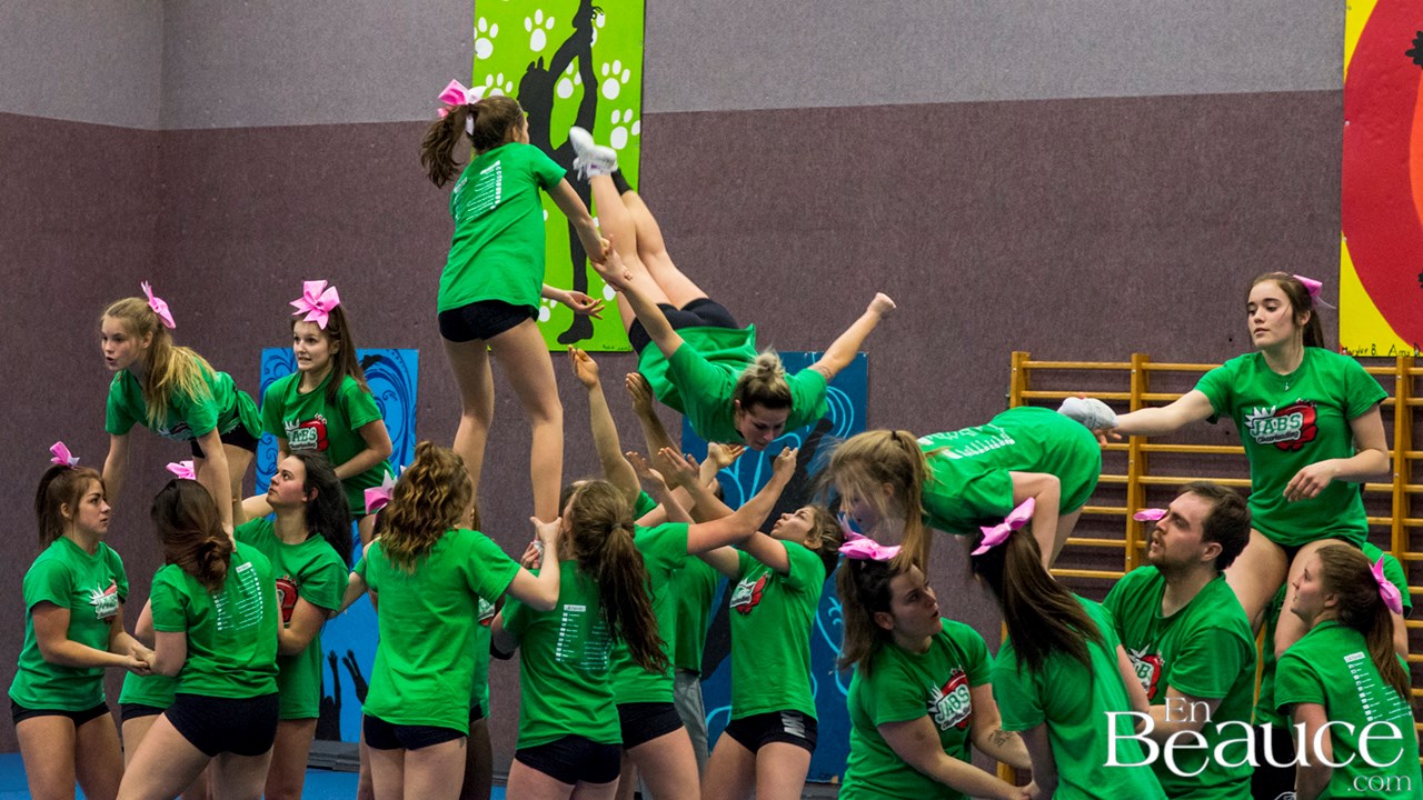 Les Jabs tenteront de se qualifier pour les championnats du monde de cheerleading