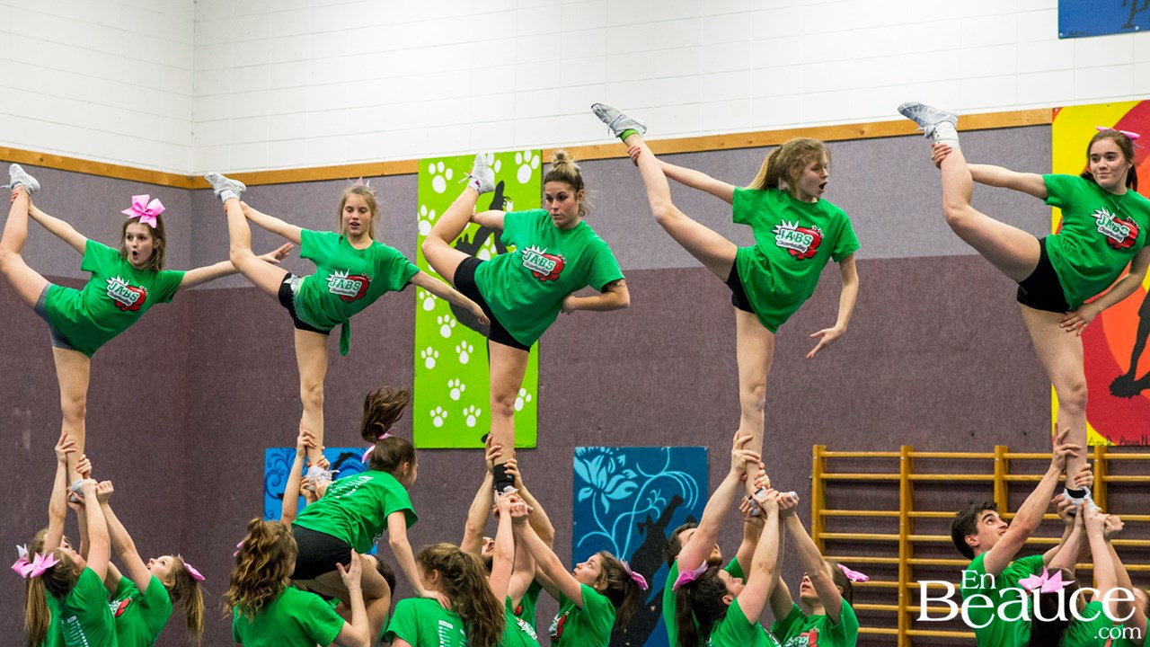 Les Jabs tenteront de se qualifier pour les championnats du monde de cheerleading