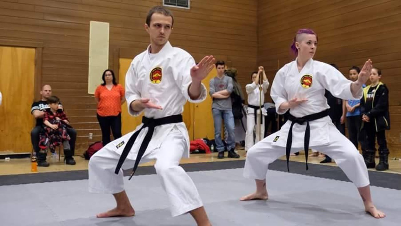 Les entraîneurs ont donné le ton en remportant le kata synchronisé. 