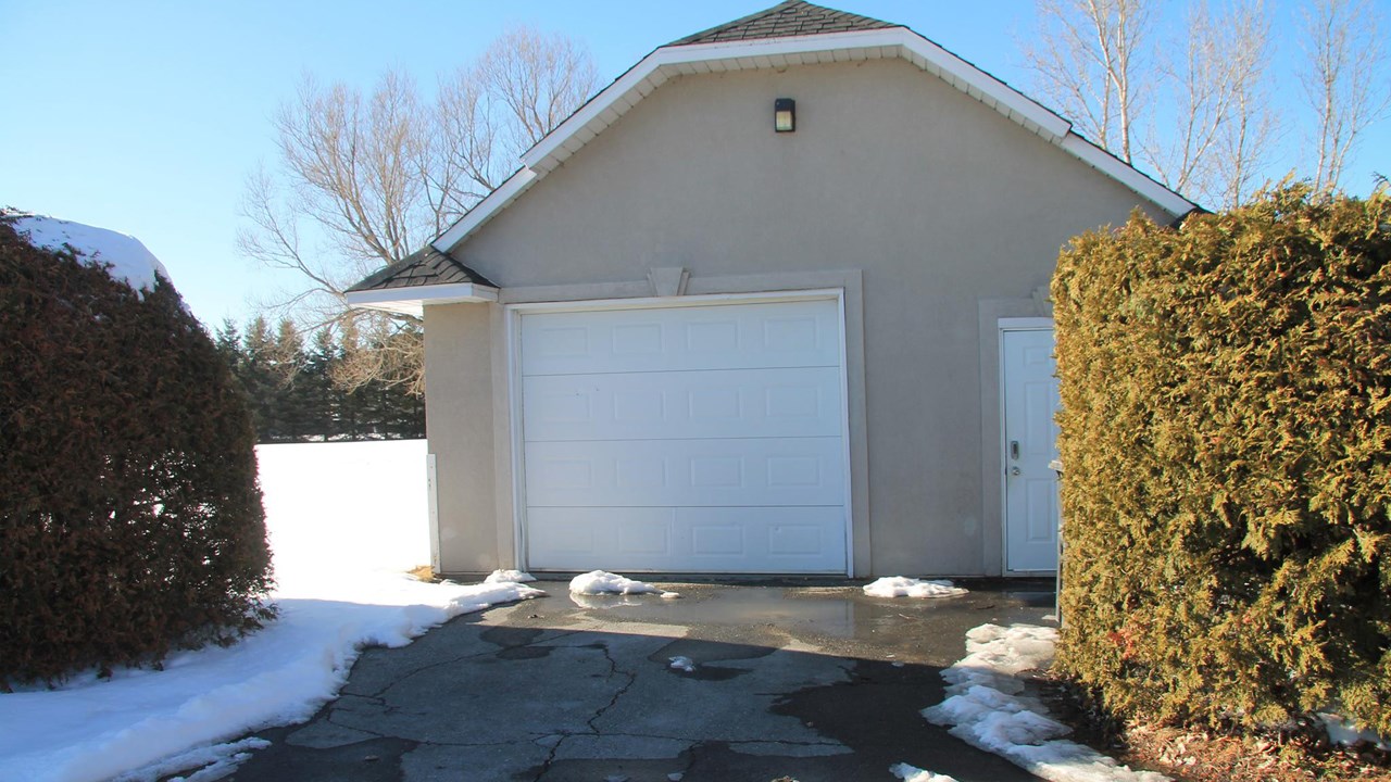 Le garage est resté intact.
