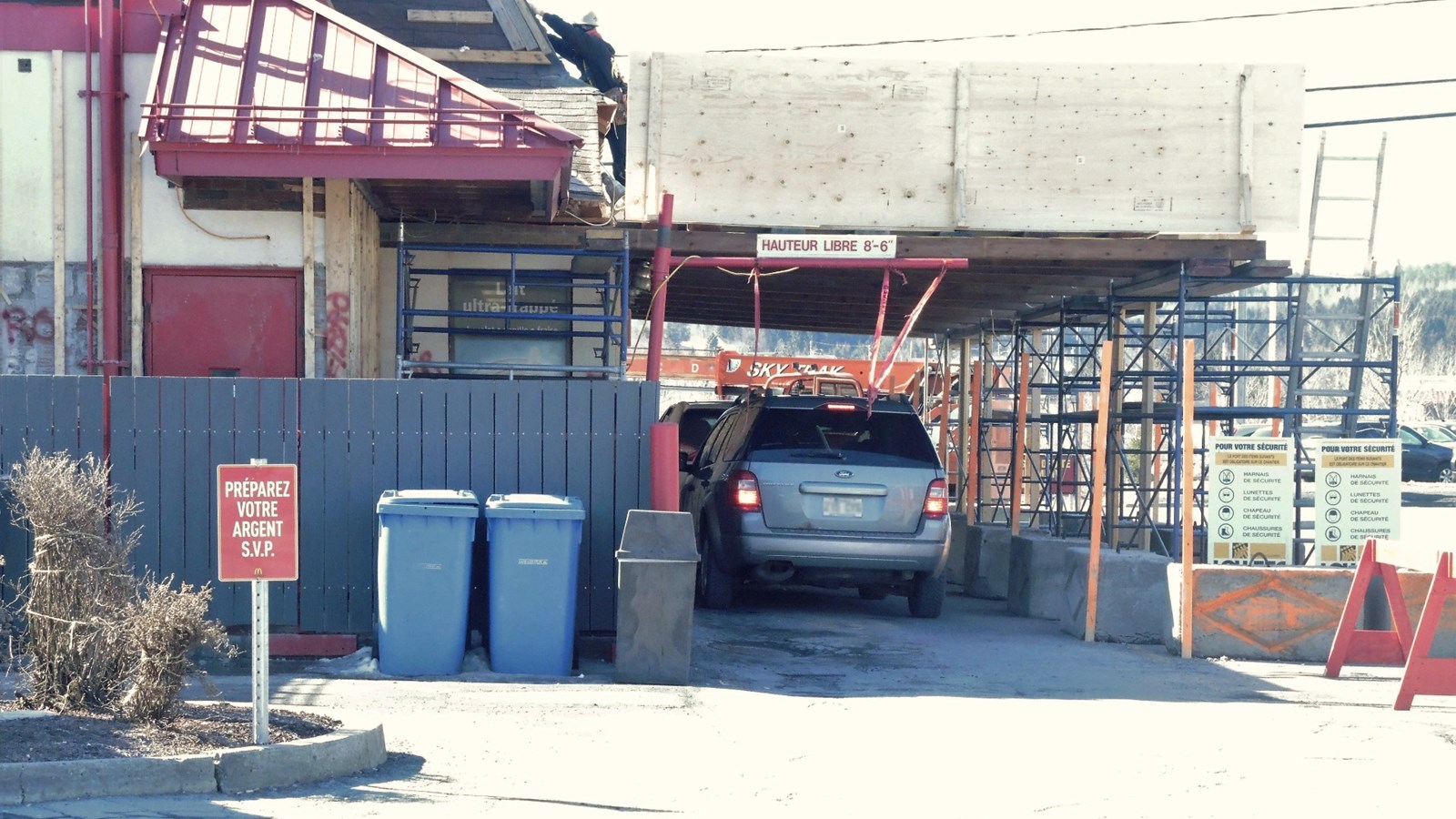 L'avancement actuel des travaux extérieurs au McDonald's sur le boulevard Lacroix à Saint-Georges.