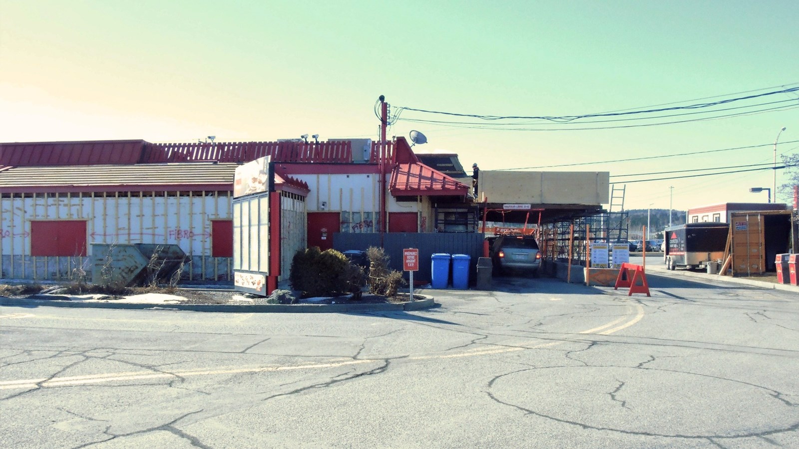 L'avancement actuel des travaux extérieurs au McDonald's sur le boulevard Lacroix à Saint-Georges.