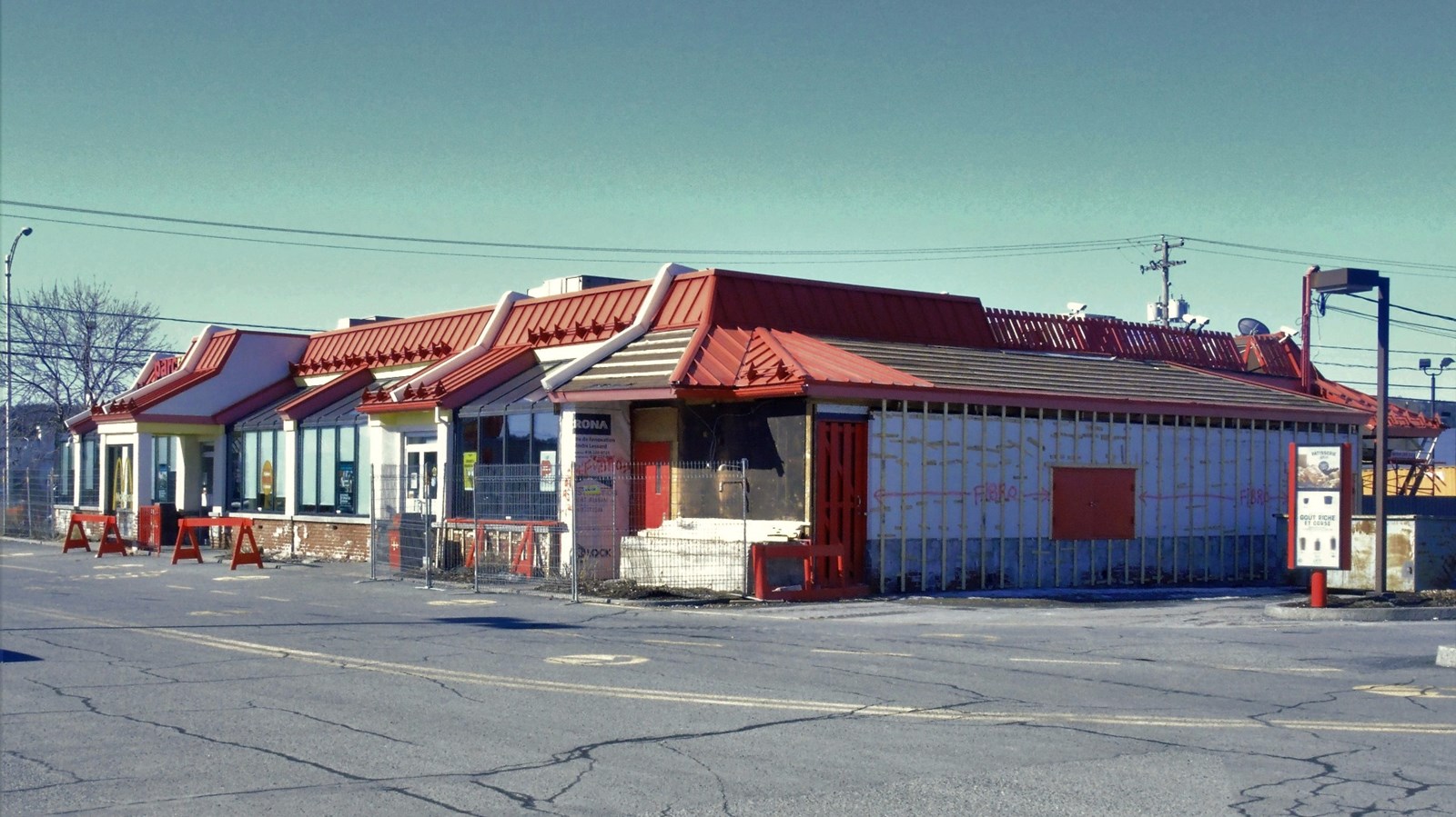 L'avancement actuel des travaux extérieurs au McDonald's sur le boulevard Lacroix à Saint-Georges.