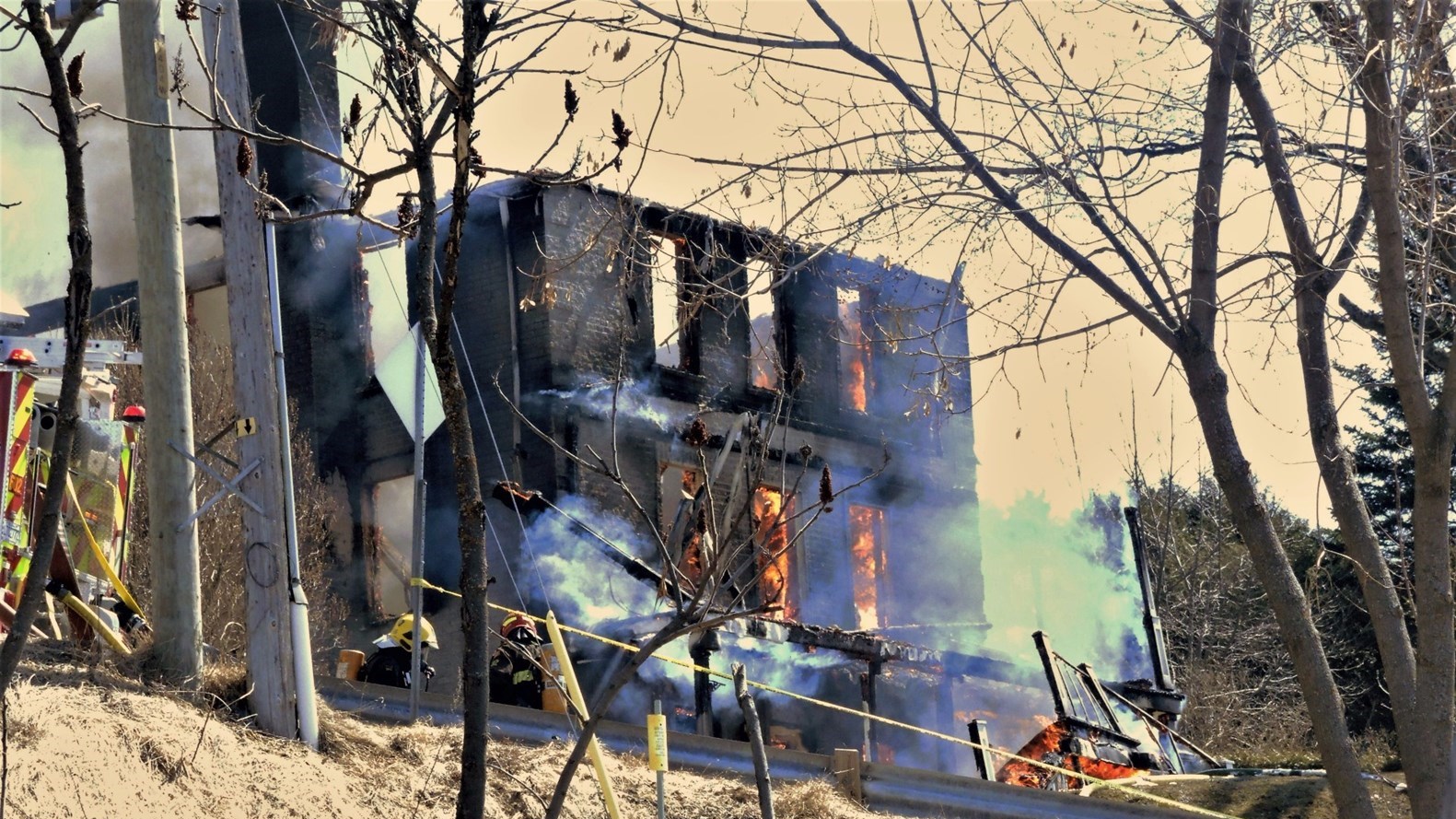 Un incendie s'est déclaré aux alentours de 10 h 40 le 15 avril 2017 près de l'intersection de la 9e Avenue et de la 129e Rue à Beauceville.
