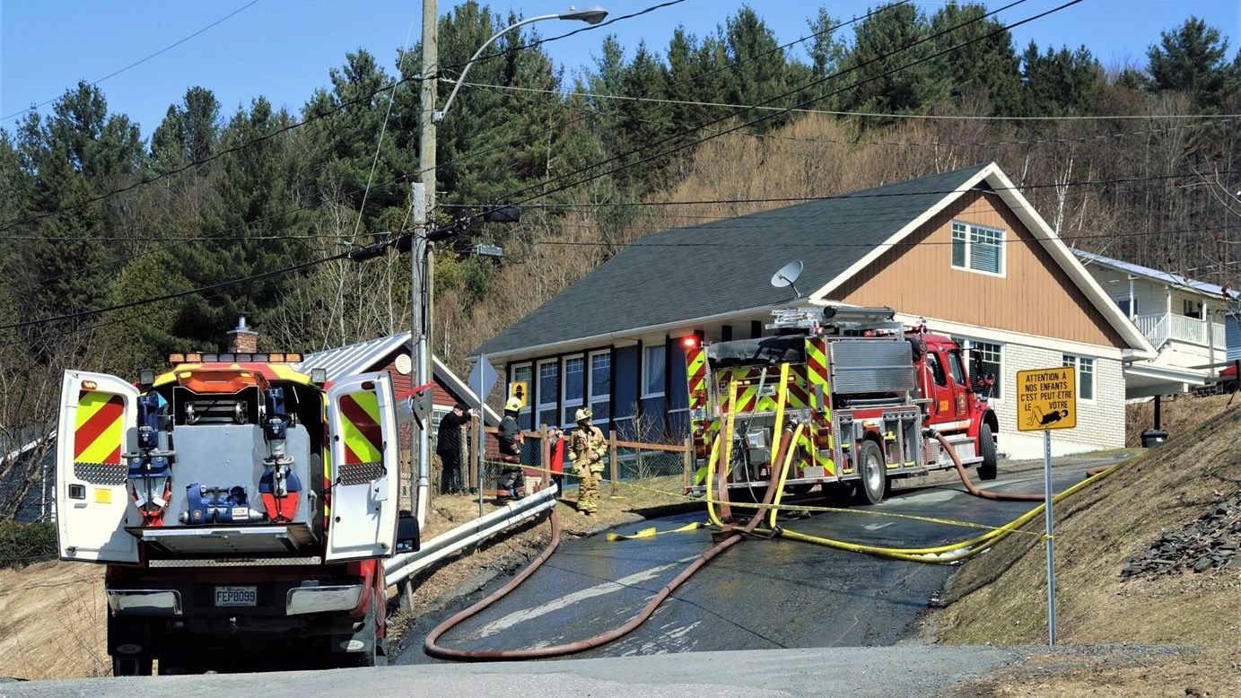 Un incendie s'est déclaré aux alentours de 10 h 40 le 15 avril 2017 près de l'intersection de la 9e Avenue et de la 129e Rue à Beauceville.