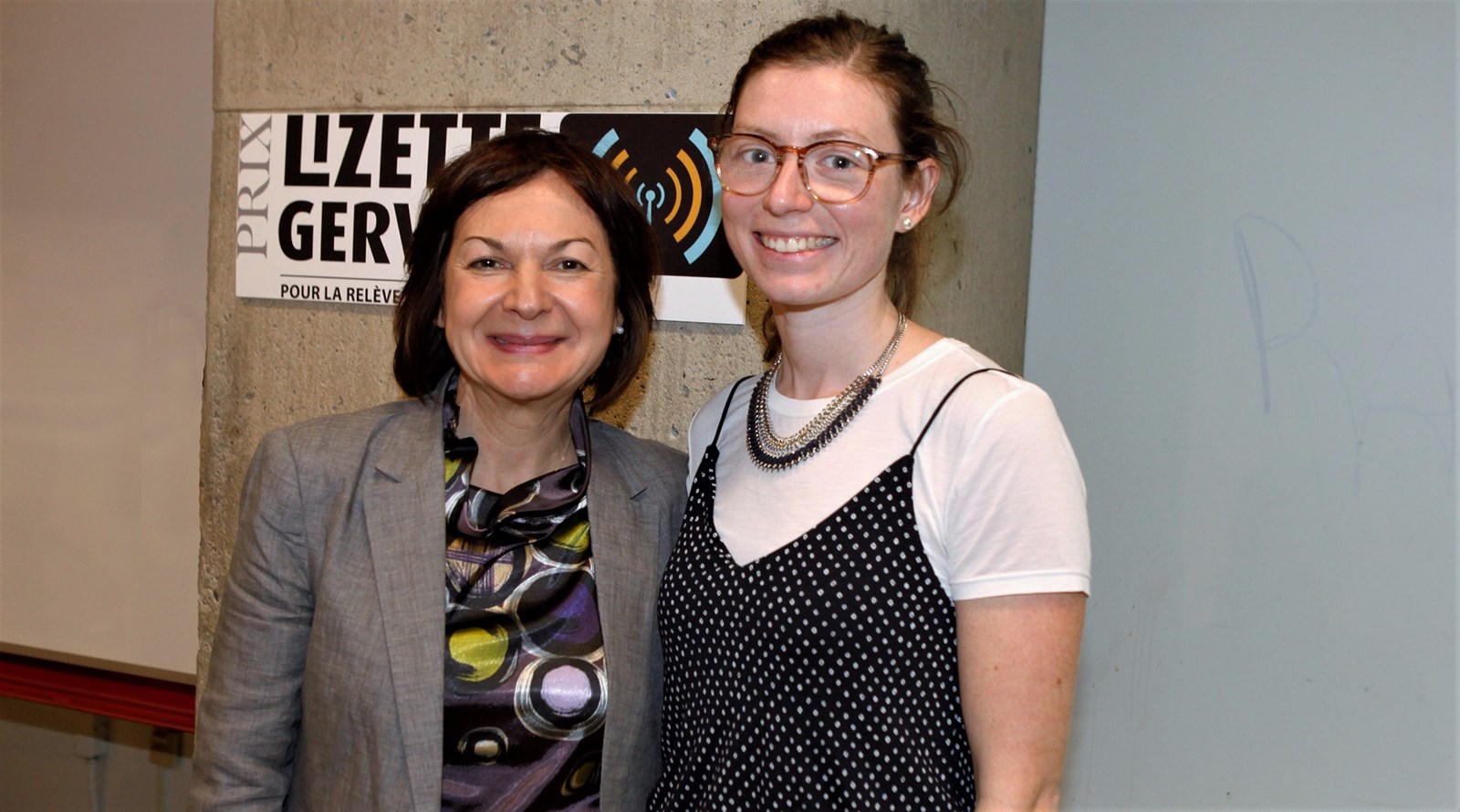 Anne-Marie-Poulin en compagnie de Ginette Viens, première directrice au déploiement journalistique à Ici Radio-Canada première.