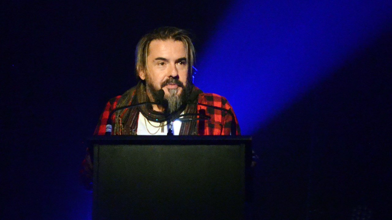 La bassiste beauceron du groupe Kaïn, Éric Maheu, s'est adressé aux spectateurs pour parler du spectacle de Kaïn le 17 novembre prochain