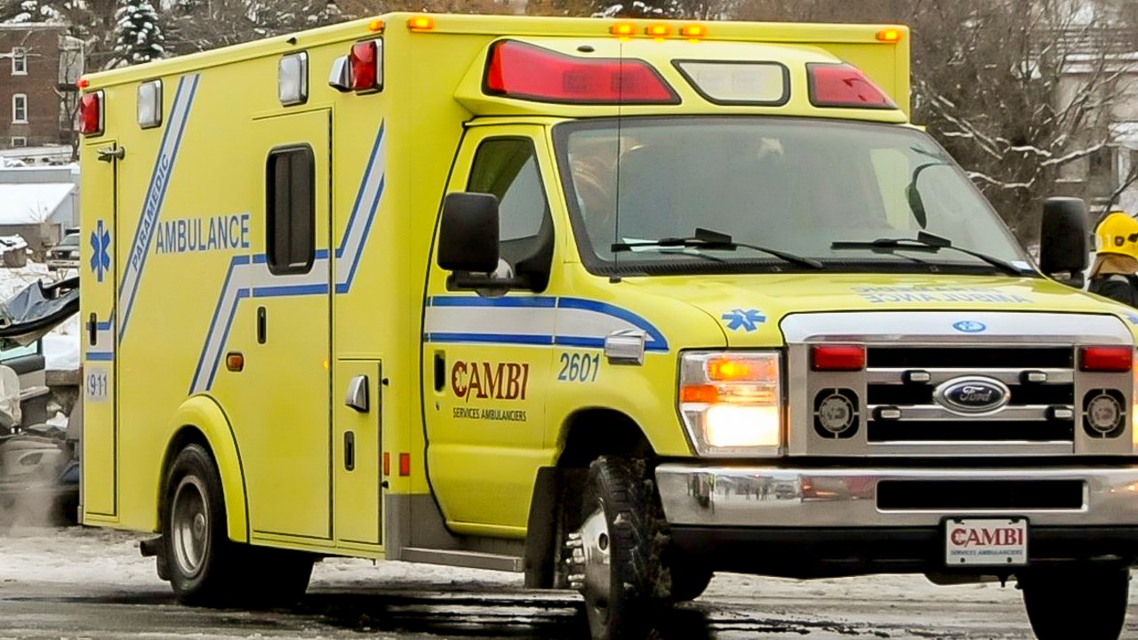 La victime de l'accident est décédée de ses blessures critiques après son transport à l'hôpital.