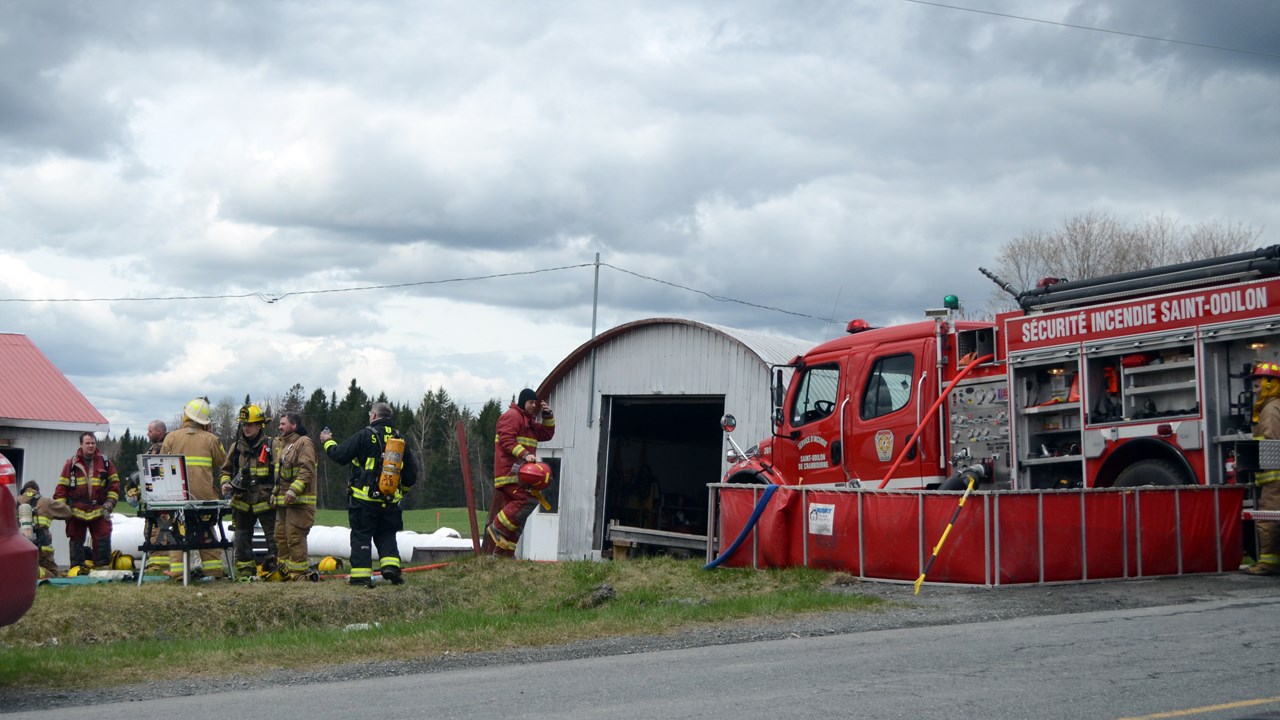 Incendie dans un bâtiment d'une ferme à Saint-Odilon