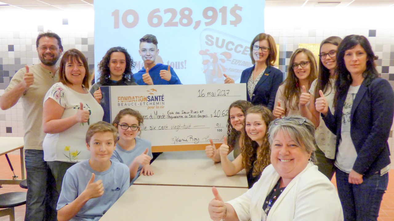 L’école des Deux-Rives et la PSG remettent 10 600$ à la Fondation Santé Beauce-Etchemin