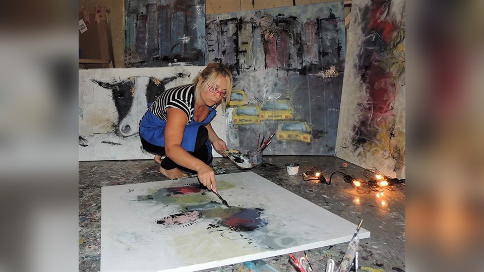 L'artiste peintre Annie Rodrigue.