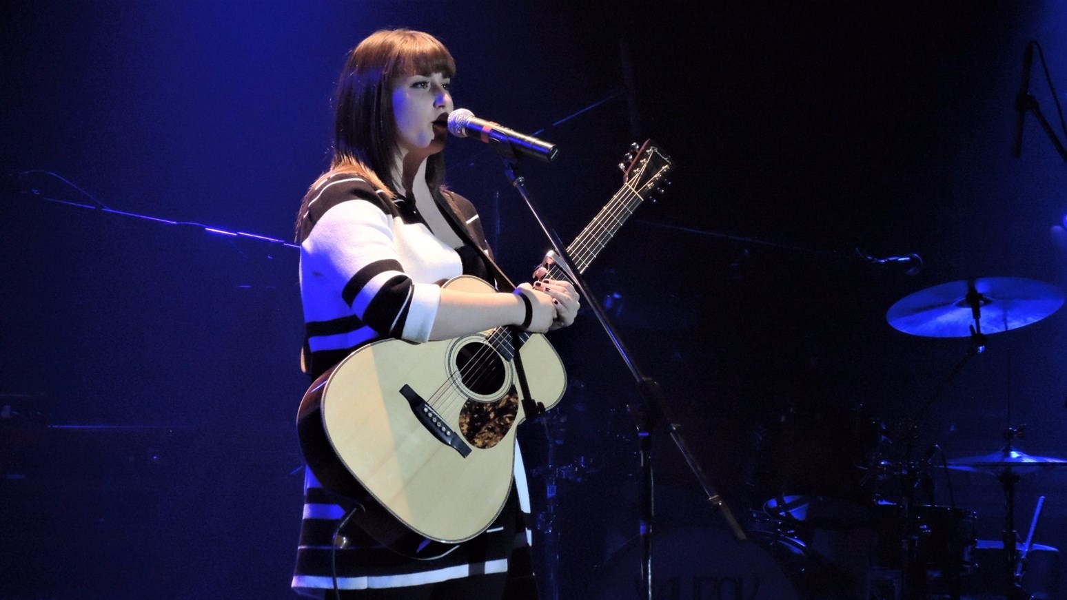 L'auteure-compositrice-interprète Caroline Savoie présentera son spectacle à la salle Alphonse-Desjardins du Cégep Beauce-Appalaches le 11 mai 2018.