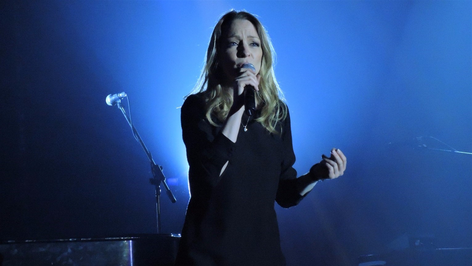 L'auteure-compositrice-interprète Annie Villeneuve présentera son spectacle « 5 » à la salle Alphonse-Desjardins du Cégep Beauce-Appalaches le 12 janvier 2018.