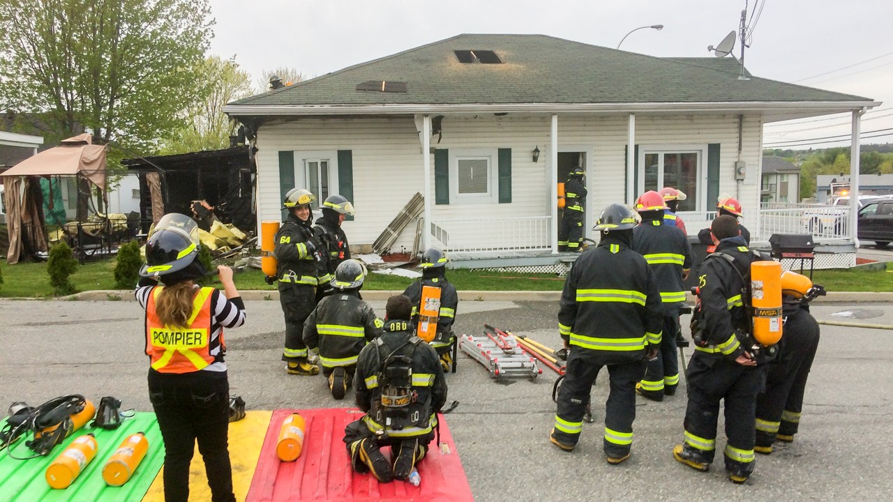 Incendie d'une maison à Saint-Georges. Le feu se serait déclenché dans la remise.