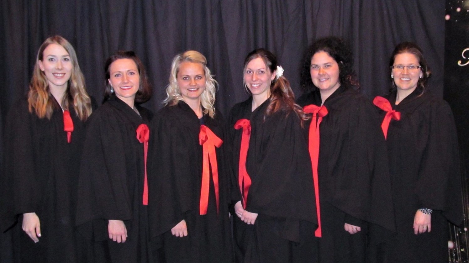 6 des 11 finissantes au DESS en adaptation scolaire du Centre universitaire des Appalaches.
