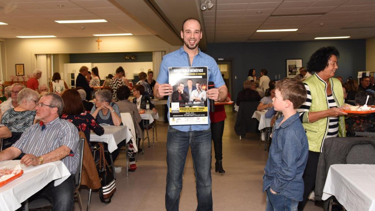 Le président d'honneur de la campgne, Dominic DeBlois, a annoncé la tenue du spectacle lors du souper spaghetti qui a eu lieu le 29 avril dernier.