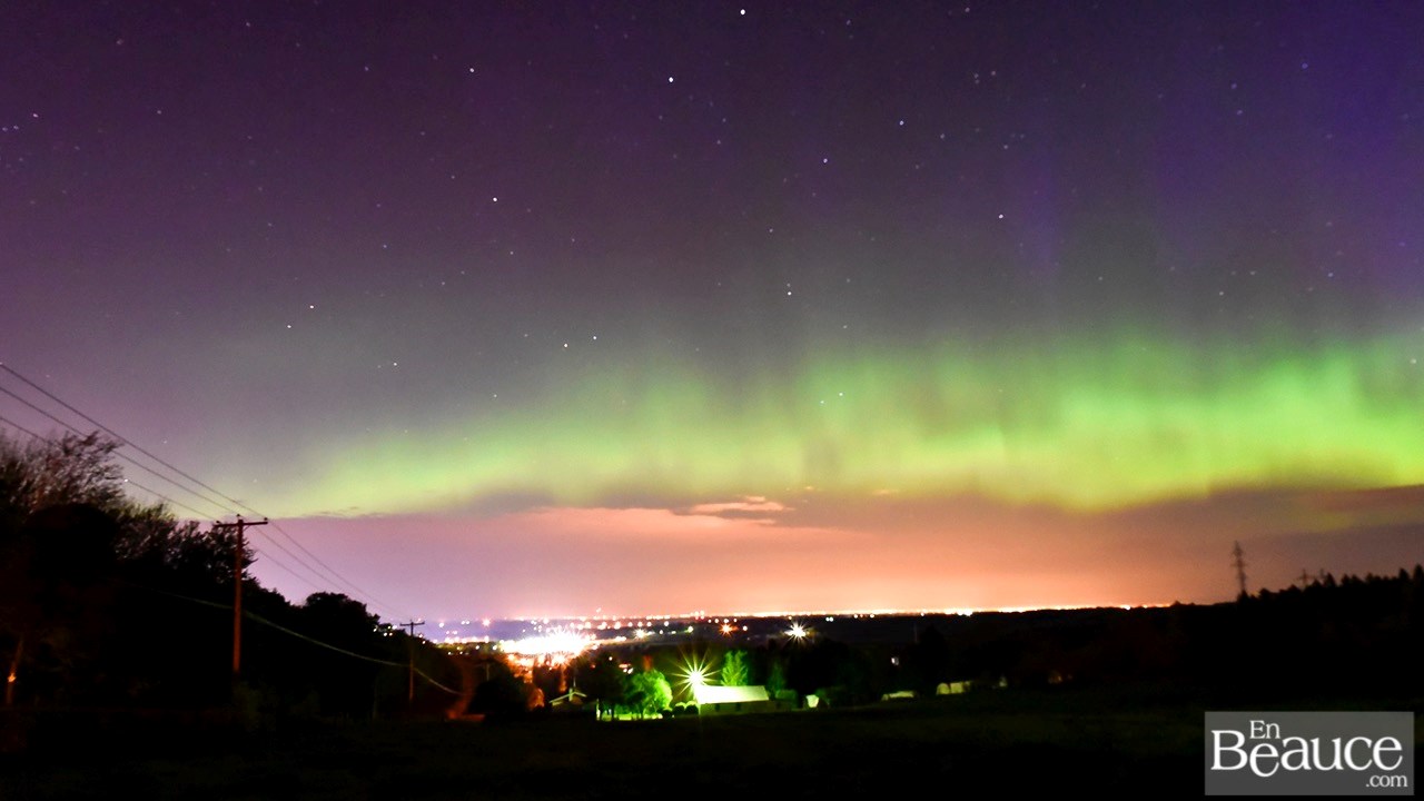 Des aurores boréales illuminent le ciel de Beauce