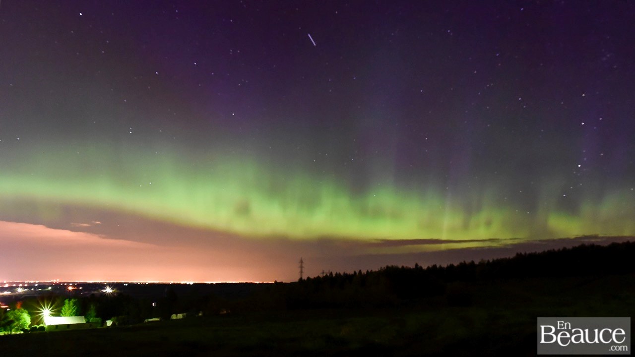 Des aurores boréales illuminent le ciel de Beauce