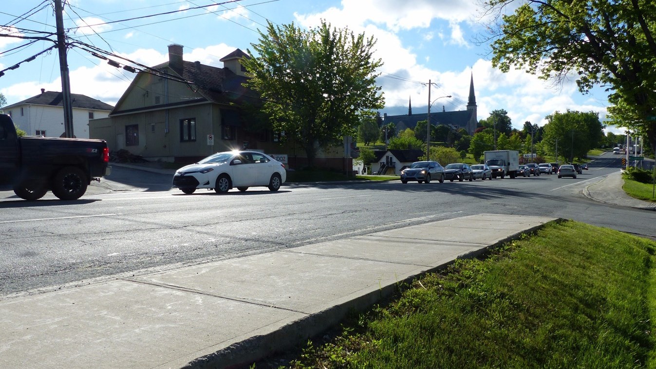 Des travaux sur le boulevard Lacroix et la 119e Rue forceront la fermeture de deux voies sur quatre sur le boulevard entre lundi 18 h et mardi midi.