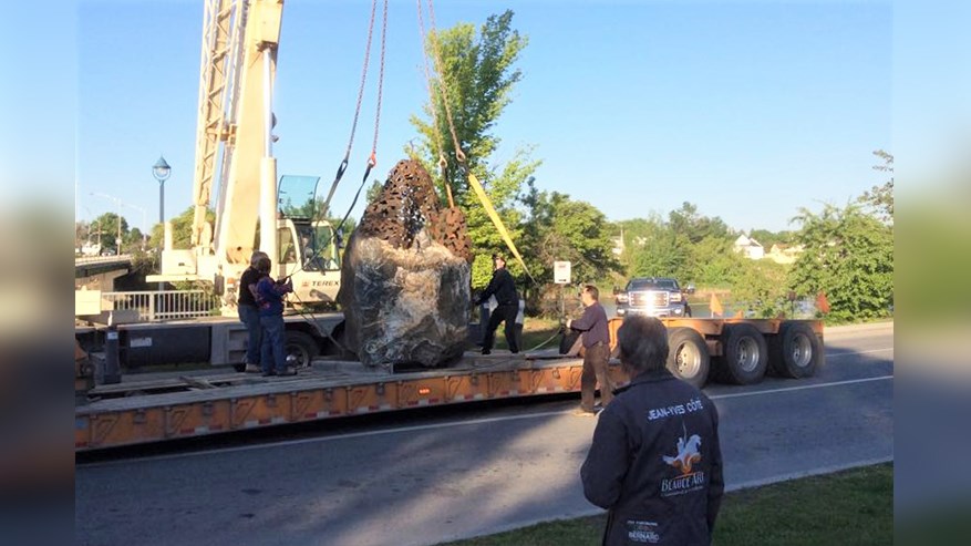 Beauce Art : la 1re sculpture de l'édition 2017 est complétée et installée