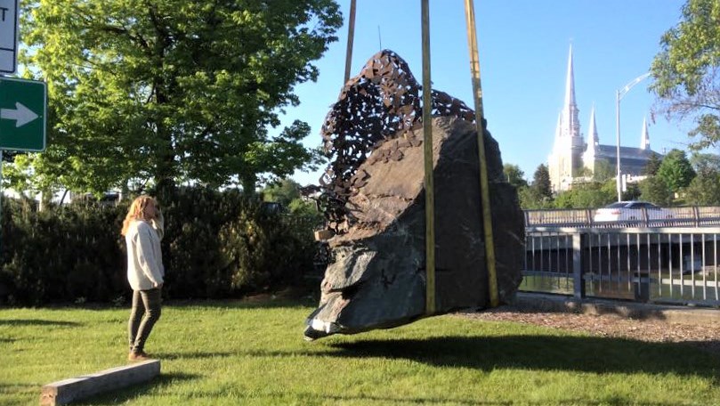 Beauce Art : la 1re sculpture de l'édition 2017 est complétée et installée