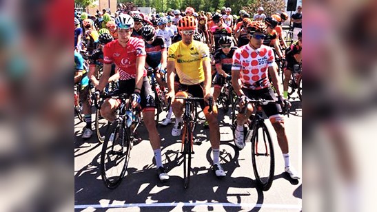 Les trois cyclistes arborant leurs maillots remportés après la première étape du Tour de Beauce, réalisée lors du 14 juin 2017 entre Saint-Georges et Saint-Odilon. De gauche à droite : Ian Garrison de l'équipe Axeon Hagens Berman (maillot rouge Georgesville), Émile Jean de l'équipe Silber Pro Cycling (maillot jaune Desjardins) et Ignacio Sarabia-Diaz de l'équipe Inteja (maillot à pois Procycle).