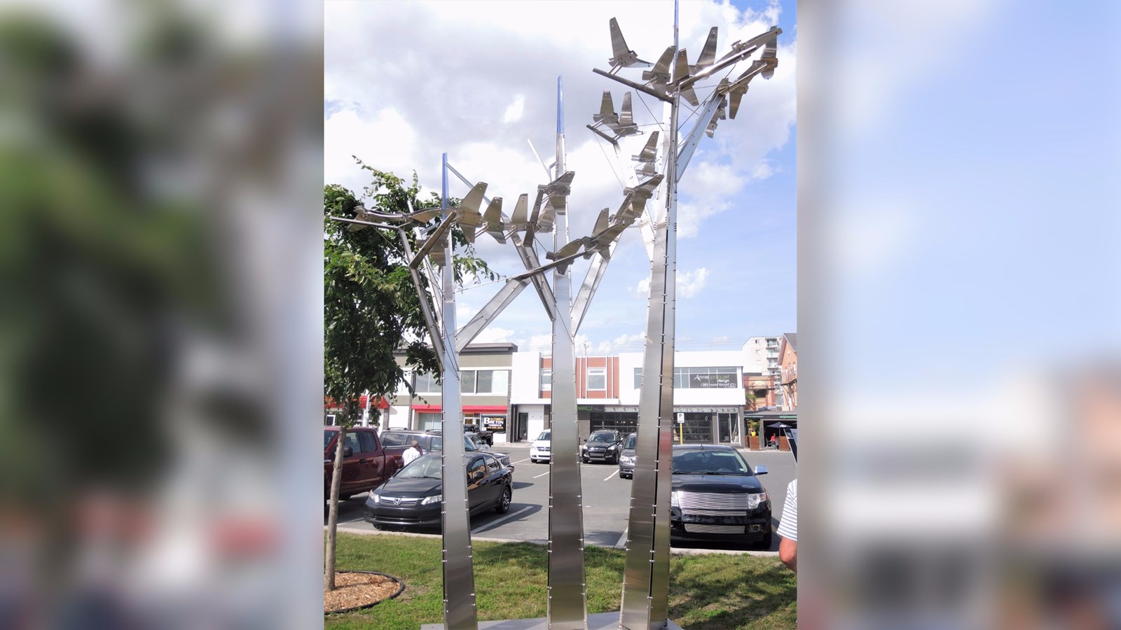 L'oeuvre « L'air du temps », réalisée par le sculpteur québécois Jean-Yves Côté, originaire de Morin Heights, dans les Laurentides.