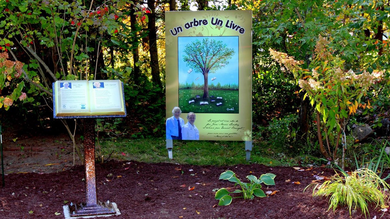 Inauguration de trois plaques commémoratives au parc « Un arbre un livre » de Saint-Frédéric