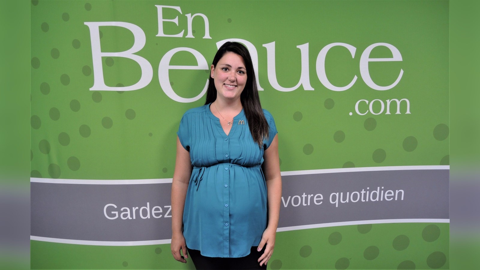La Mariveraine Janie Ross, ex-gérante du restaurant McDonald’s de Sainte-Marie, a reçu le Mérite du gérant de l'année 2017 dernièrement.
