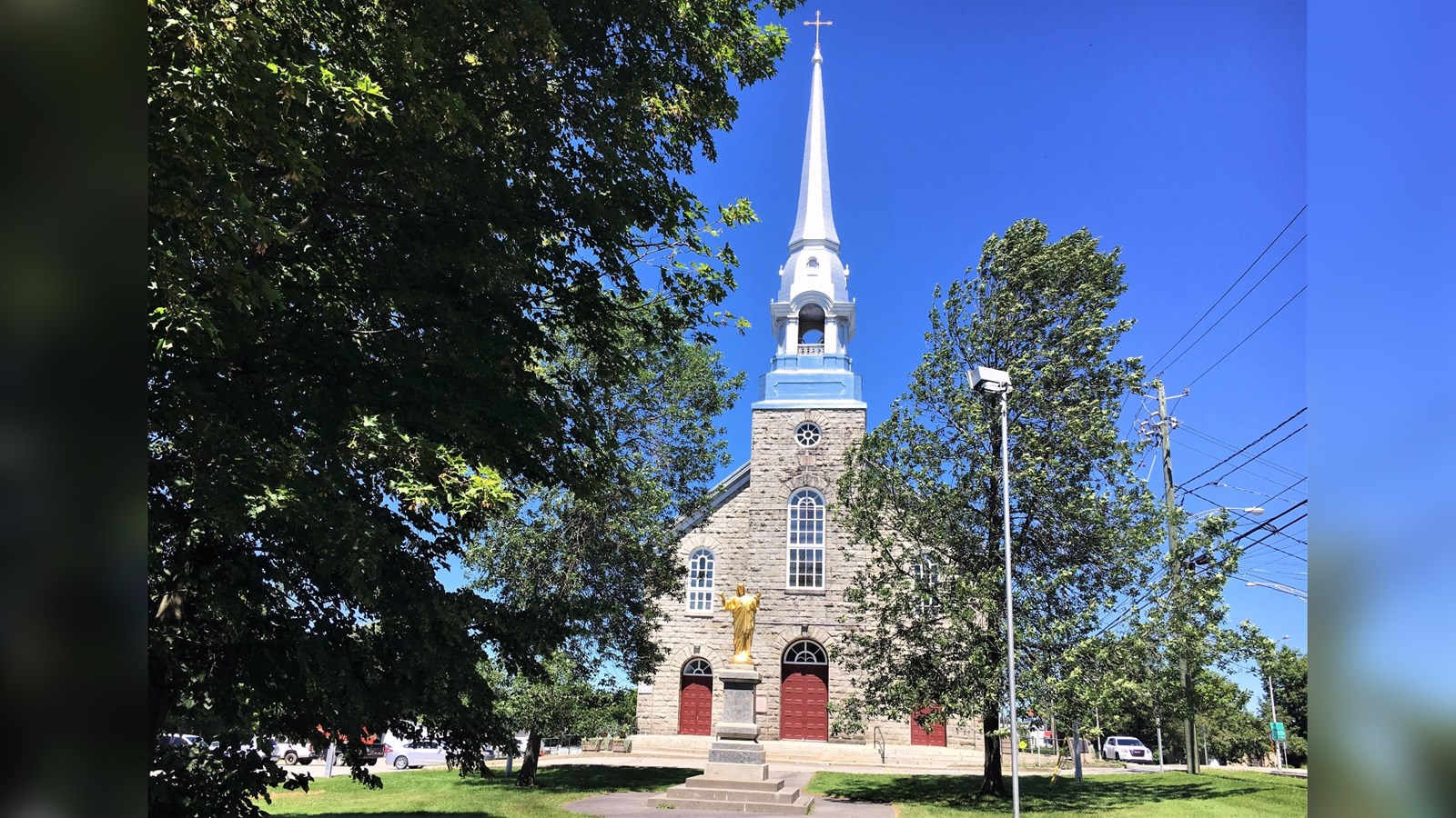 Une centaine d'arbres et d'arbustes seront plantés à l'église de Saint-Éphrem lors du dimanche 20 août 2017, à 9 h 30, pour commémorer le 150e anniversaire de la Confédération.