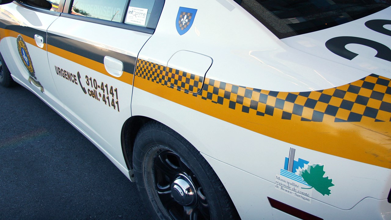 Un motocycliste se blesse en effectuant une manoeuvre dangereuse à Saint-Georges