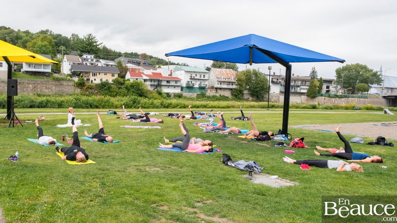 Près de 25 personnes présentes au Méga Yoga pour la petite Katou à Beauceville