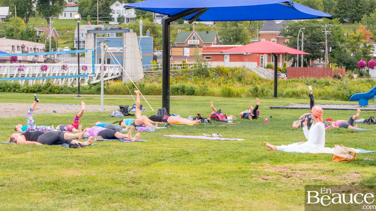 Près de 25 personnes présentes au Méga Yoga pour la petite Katou à Beauceville