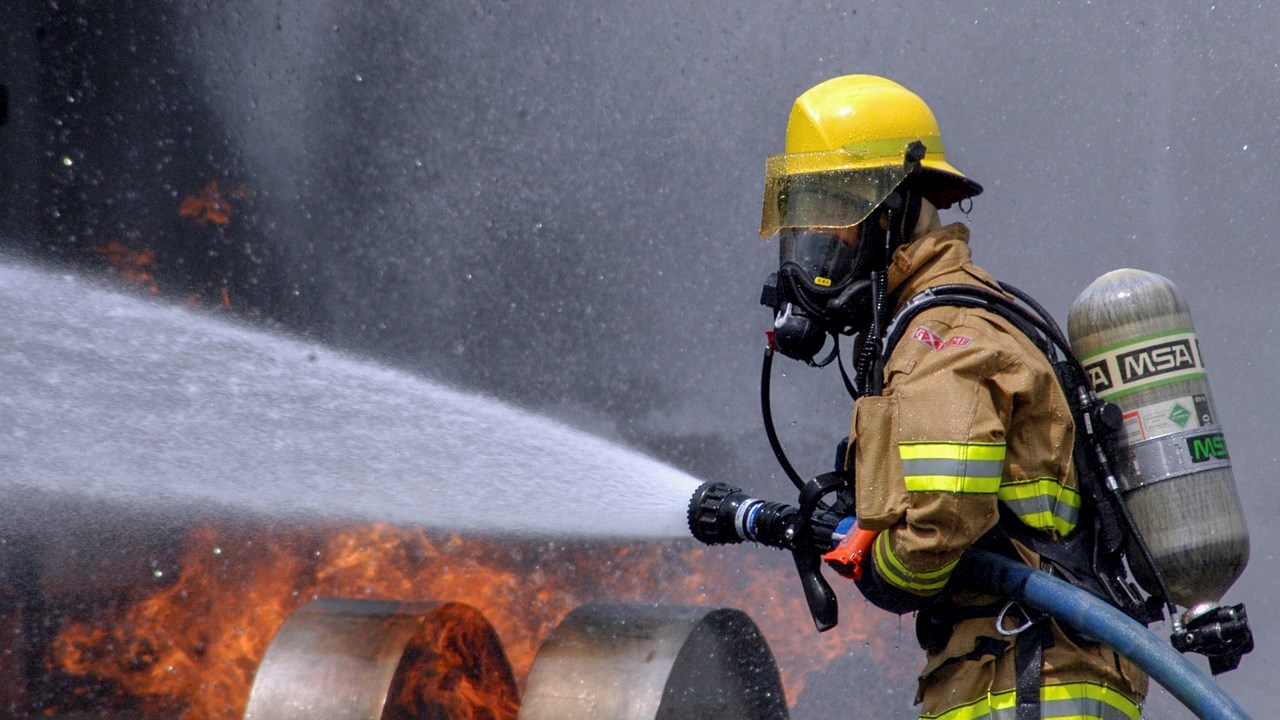 EN BREF | Un incendie ravage une ferme laitière à Saint-Joseph-de-Beauce
