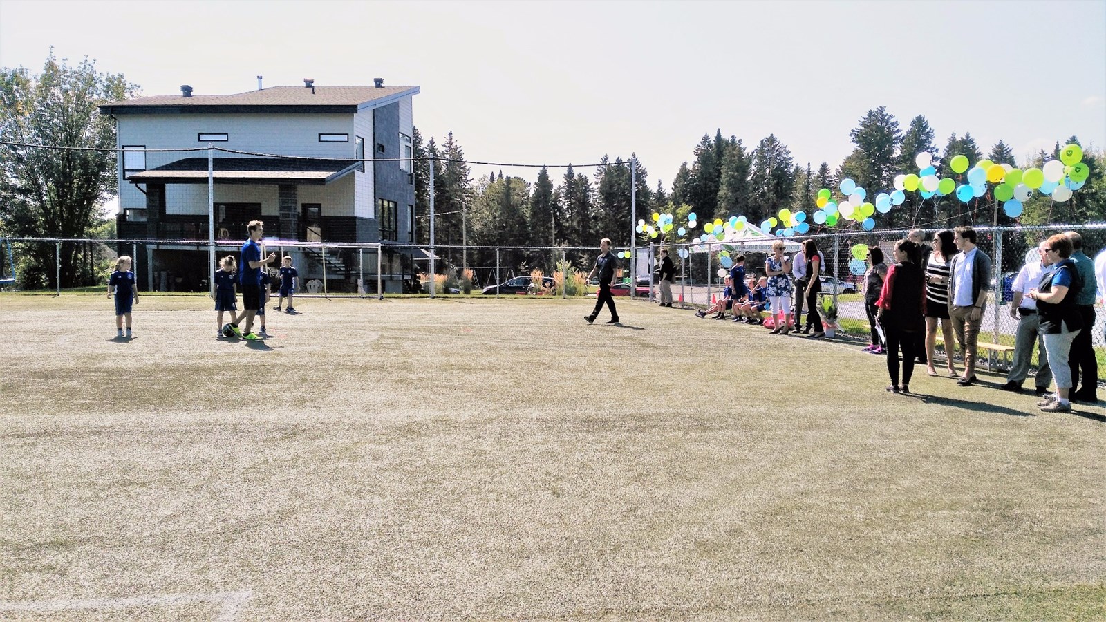 L'école Vision Beauce de Sainte-Marie a inauguré son terrain de soccer synthétique lors du lundi 28 août 2017.