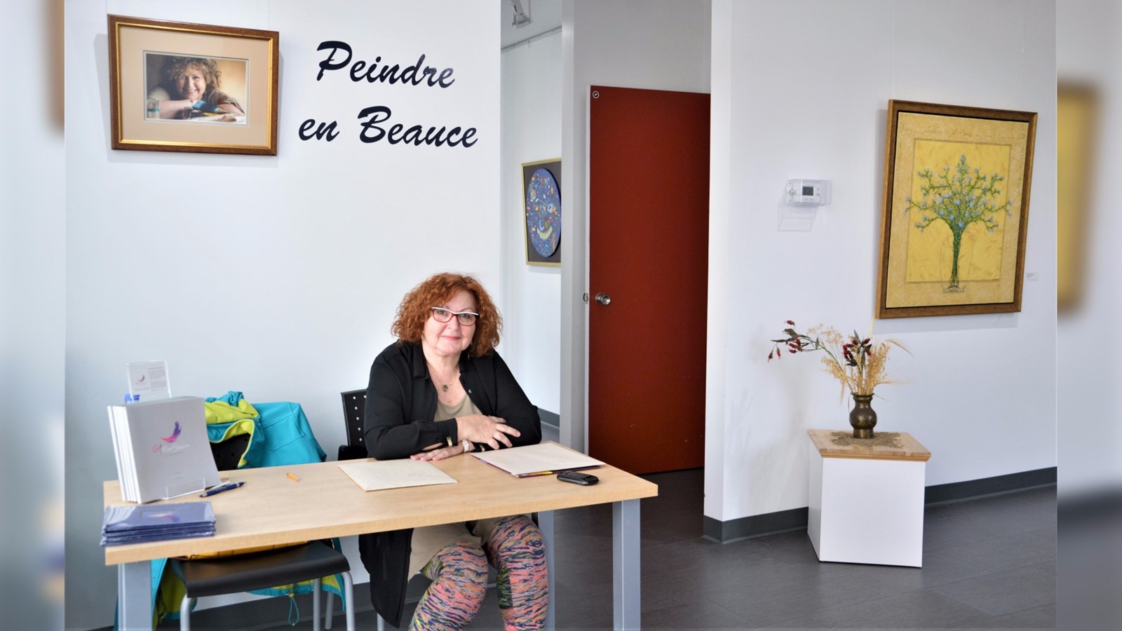 Lyse Marsan, artiste beauceronne multidisciplinaire et auteure de l'exposition « Peindre en Beauce », présente son exposition à la Galerie d'art de Sainte-Marie.