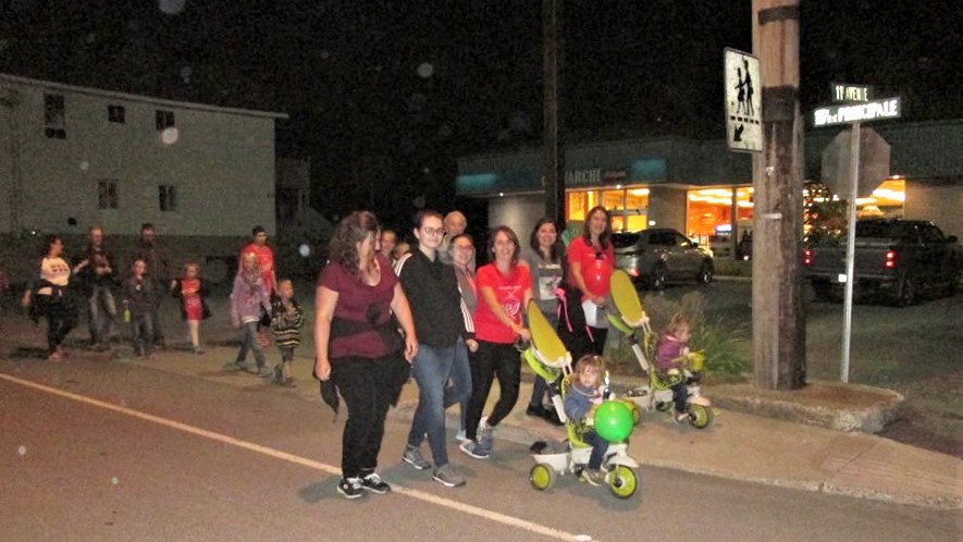 Plus de 200 personnes ont pris part à la course et à la marche de nuit au profit de Leucan, qui a eu lieu dans la municipalité de Saint-Zacharie lors du vendredi 22 septembre 2017.