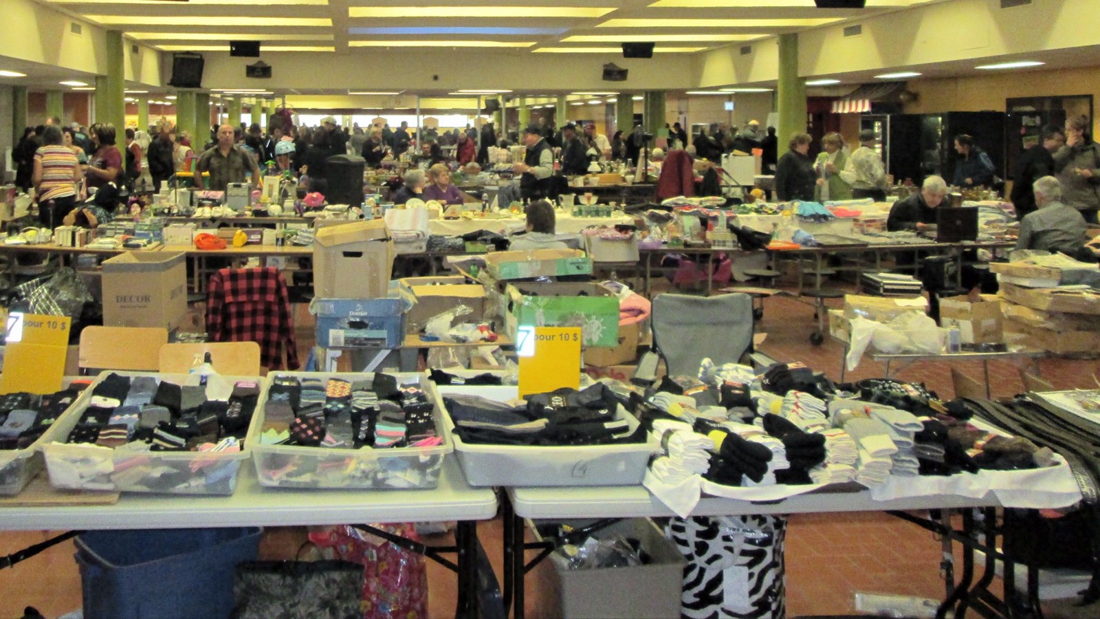 La polyvalente de Saint-Georges tiendra son classique méga marché aux puces lors du dimanche 15 octobre 2017, de 9 h à 16 h.