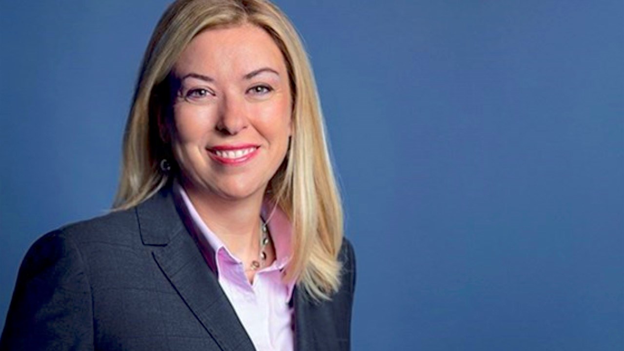 Dominique Vien, députée de Bellechasse et ministre responsable de la région Chaudière-Appalaches, a félicité le pompier de sa région récompensé par une Citation d'honneur le vendredi 13 octobre dernier.