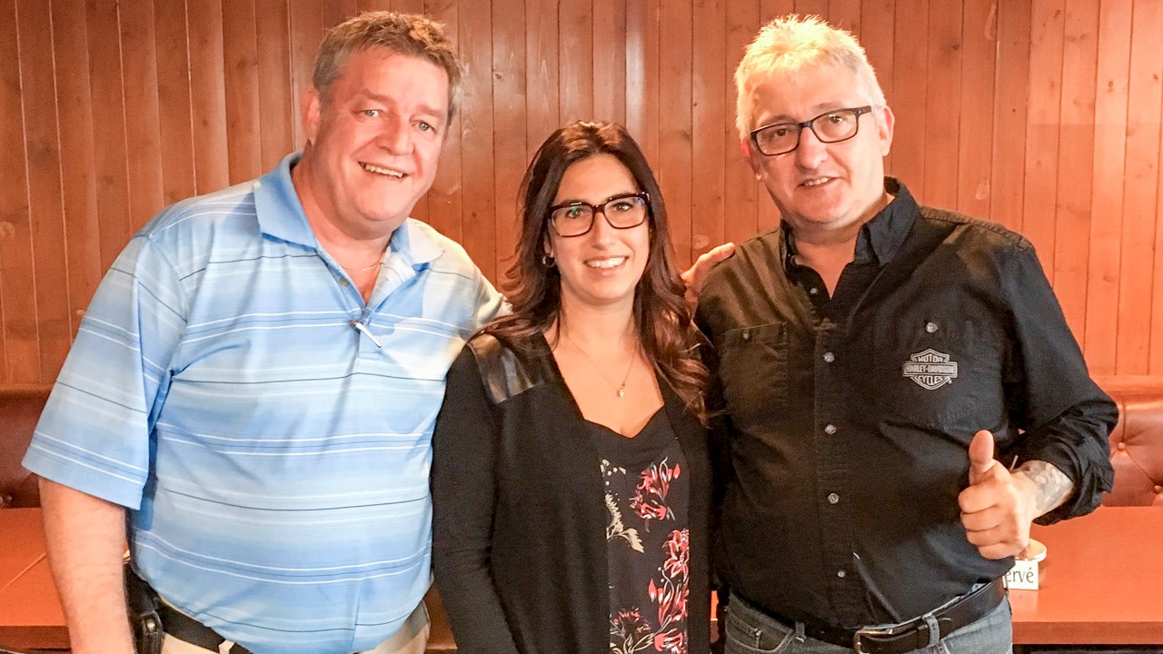 De gauche à droite, Bernard Gilbert, Catherine Cliche, directrice générale du Sillon et Mario "Poker" Roy.