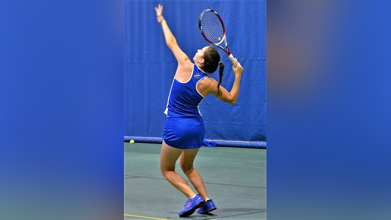 La joueuse de tennis AlexiAnn Drouin, qui a fait ses premières armes chez Tennis Beauce à Saint-Georges, habite maintenant à Sault Sainte-Marie (Michigan) aux États-Unis et étudie à la Lake Superior State University où elle fait partie de l'équipe sportive des Lakers.