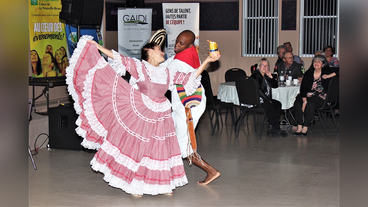 La deuxième édition du souper-spectacle latino au profit du Comité d'accueil et d'intégration des immigrants (CAIDI) de Beauce-Nord a eu lieu lors du samedi 28 octobre 2017 à la salle communautaire de la municipalité de Sainte-Marguerite.