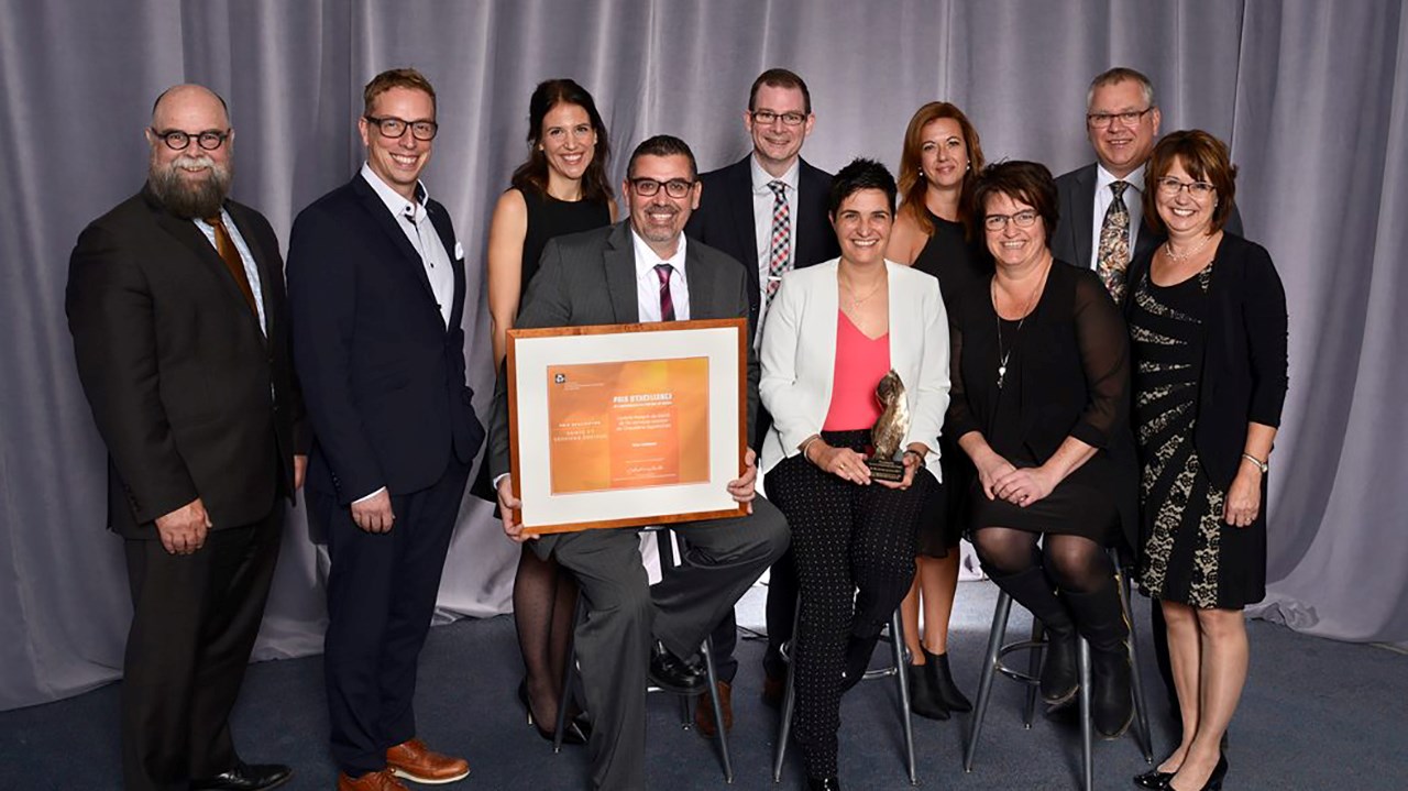 Première rangée, de gauche à droite : M. Luc Castonguay, M. Michel Biron, M. Daniel Paré, Mme Carole Bordes, Mme Josée Chouinard et Mme Julie Laflamme
Deuxième rangée : Mme Laurence Laliberté, M. Patrick Simard, Mme Nathalie Denis et M. Martin Cloutier