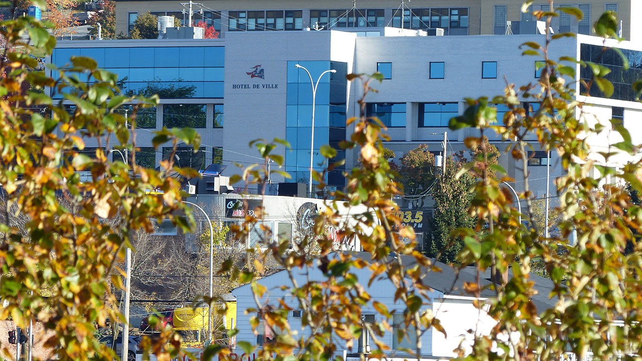 Annonces en développement économique régional : la Fédération québécoise des municipalités veut des réponses