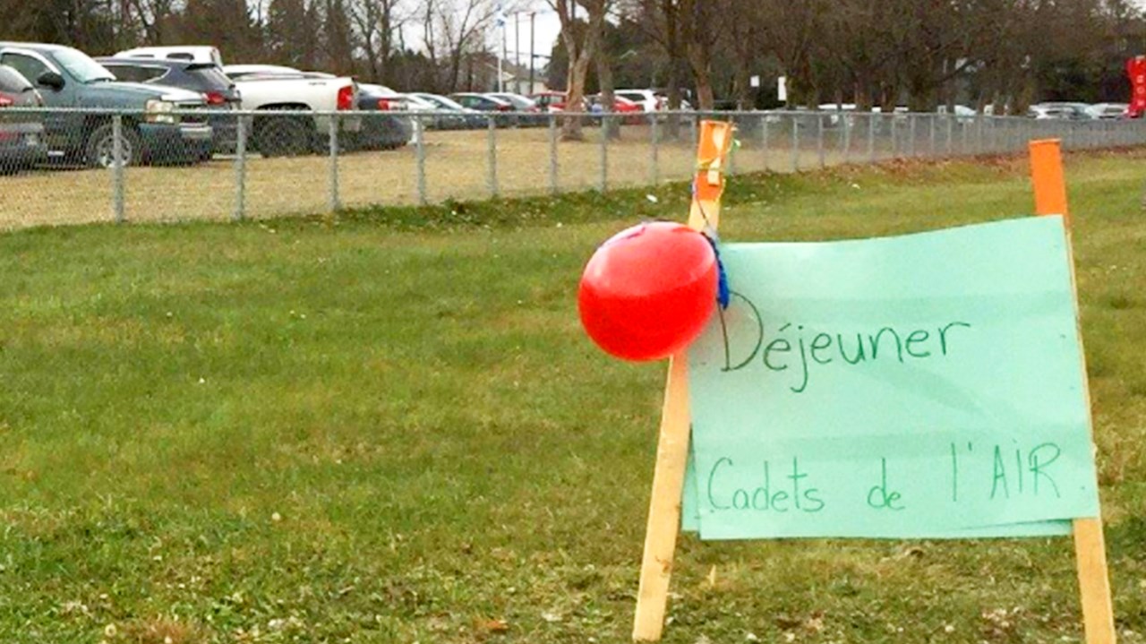 Près de 800 personnes au déjeuner-bénéfice de l'Escadron 890 au profit des cadets