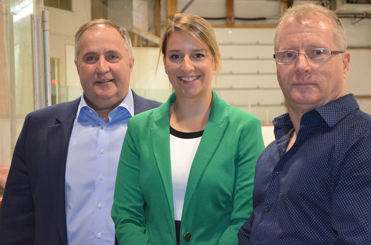 Paul Busque (député de Beauce-Sud), Vanessa Roy (responsable des loisirs) et Carl Boilard (maire de La Guadeloupe).