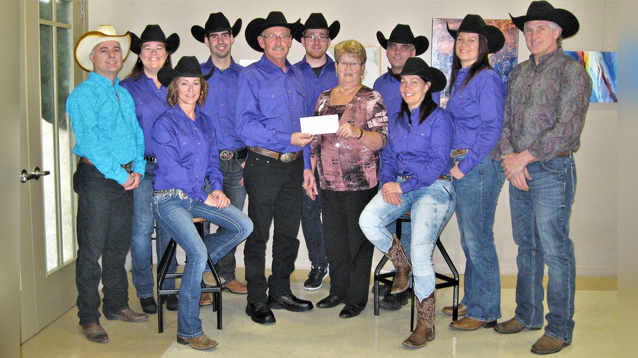 Carl Bernard, Peggy Lessard, Nancy Lessard, Jean-Philippe Roy-Poulin, Richard Doyon, président du comité des Festivités Western, Gabriel Cliche, Pauline Lachance, du Comité d’entraide, Éric Côté, Julie Plante, Claudia Bélanger et Sylvain Lessard.