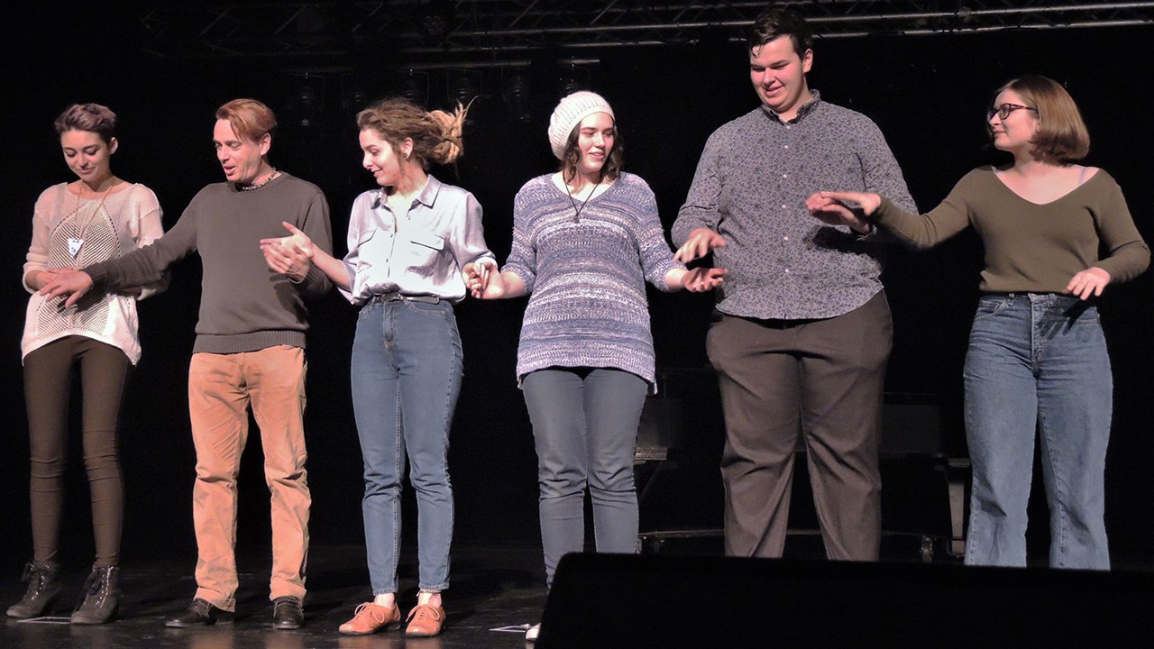 L'équipe d'animation qui a diverti la foule pendant la finale locale de Cégeps en spectacle, à Saint-Georges.